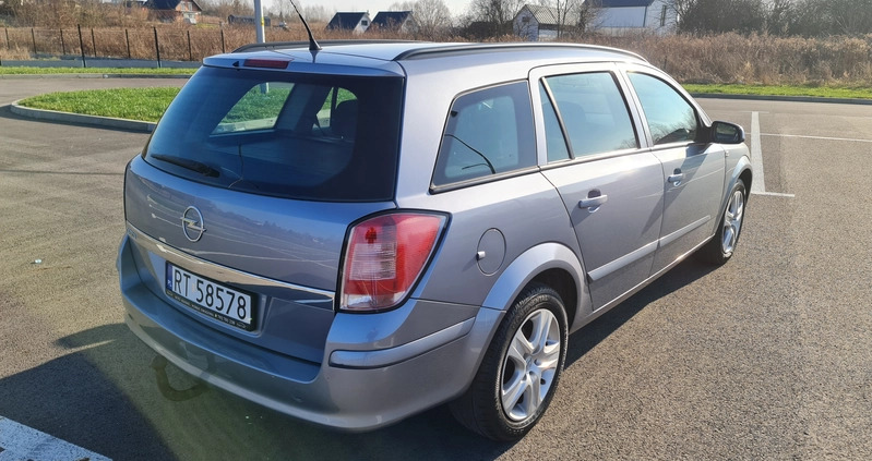 Opel Astra cena 19900 przebieg: 196500, rok produkcji 2009 z Tarnobrzeg małe 529